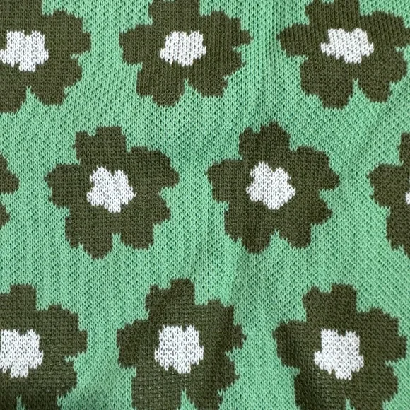 Green retro Floral Knit shirt/skirt set - Picture 6 of 12